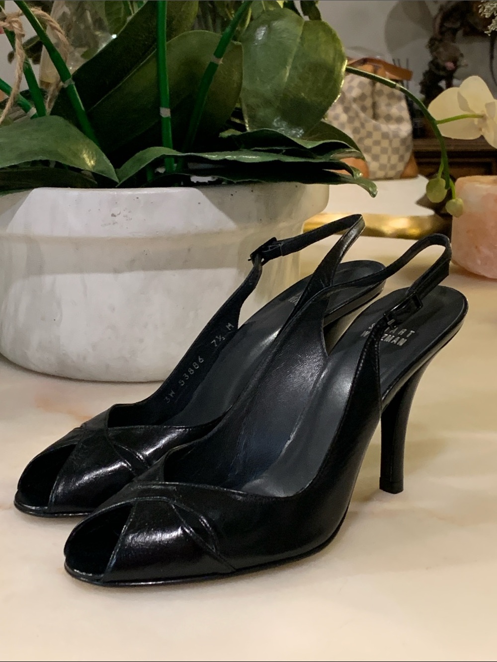 NWOB Stuart Weitzman Black Leather Peep Toe Heel Pumps Size 7.5 M